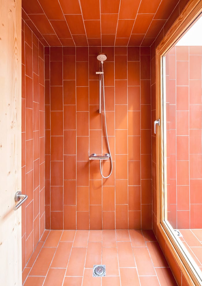 img/bathroom-tile-height-australia.jpg