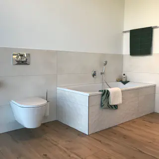 Die beste Badezimmer-Fliesenlayout